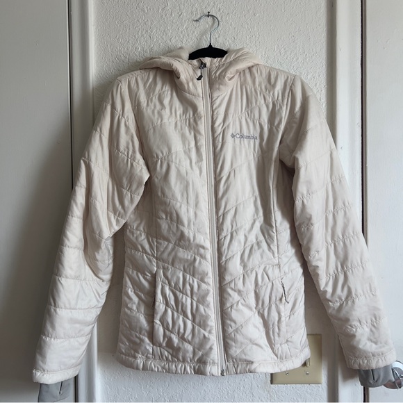Columbia Women's Cream Puffer Jacket - Picture 1 of 8